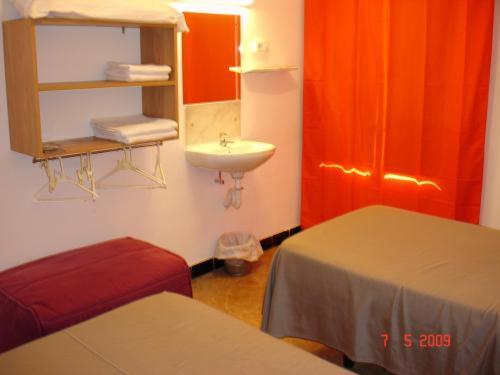 Hostal Can Blanco Sarriá de Ter Екстериор снимка