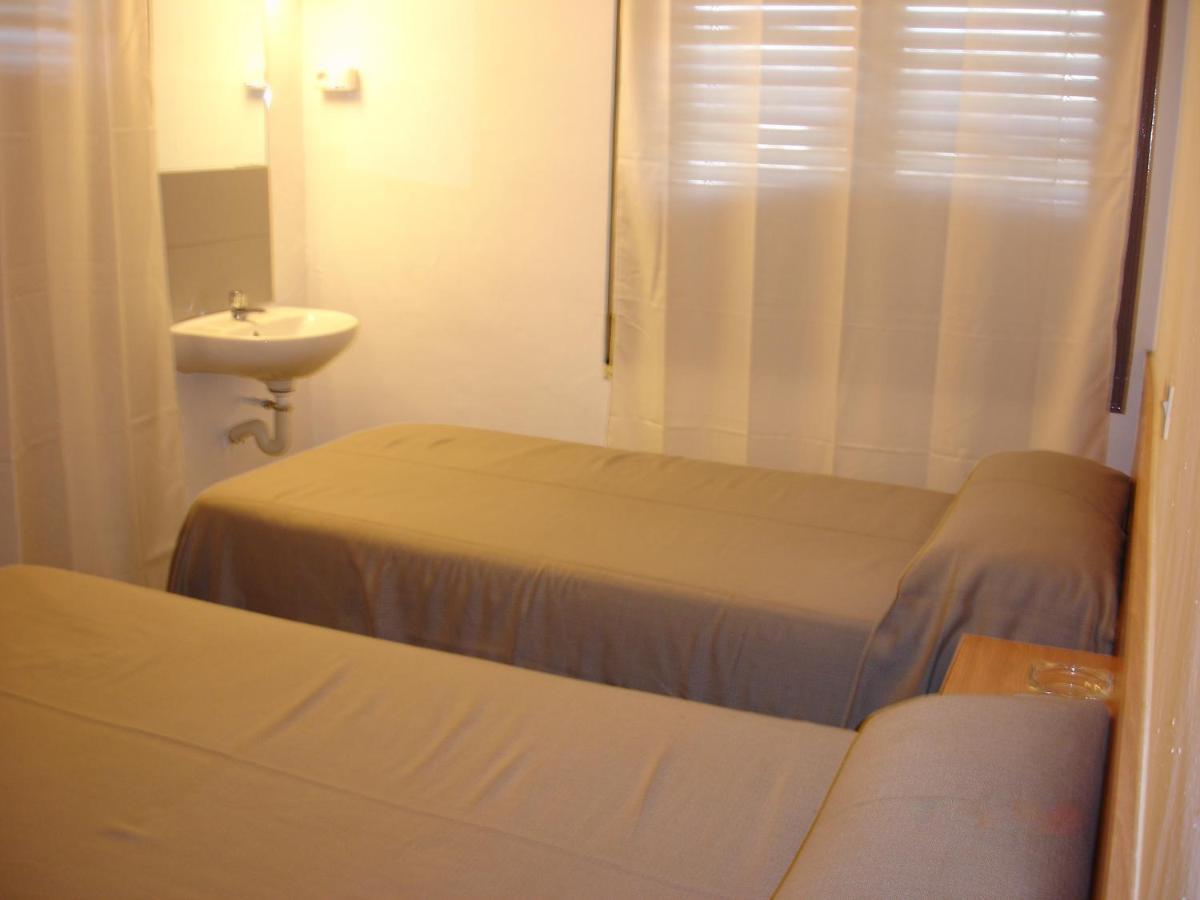 Hostal Can Blanco Sarriá de Ter Екстериор снимка